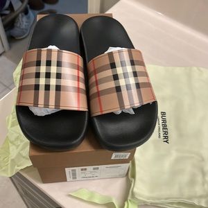 Burberry Furley Check Slide